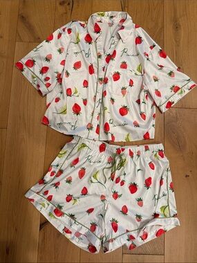 Women's Strawberry-Print Short Pajama Set - White/Red